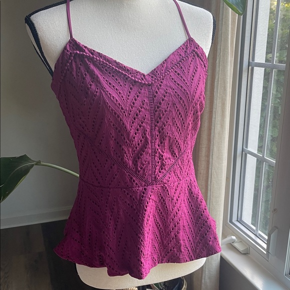 White House Black Market Fuchsia Lace Eyelet Camisole Size 8 - Picture 4 of 12